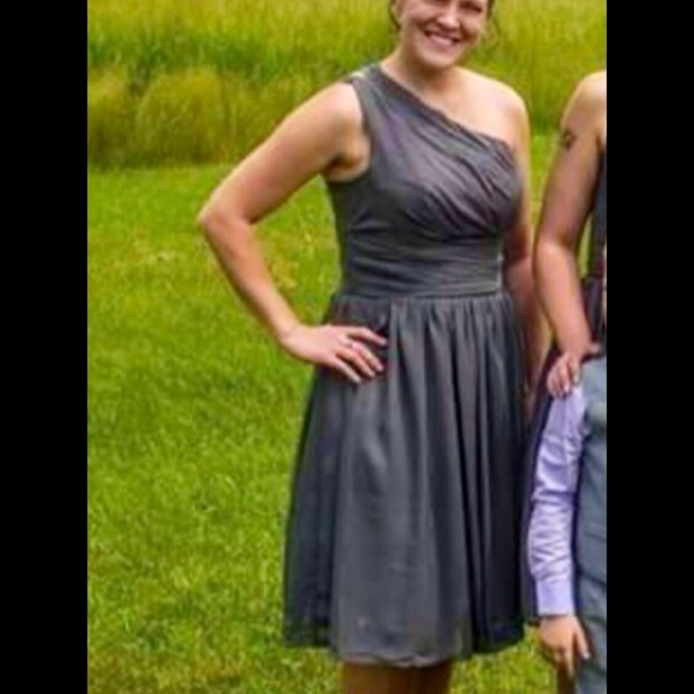 Formal Or Bridesmaids Dress.     Size USA 4 - Picture 8 of 8